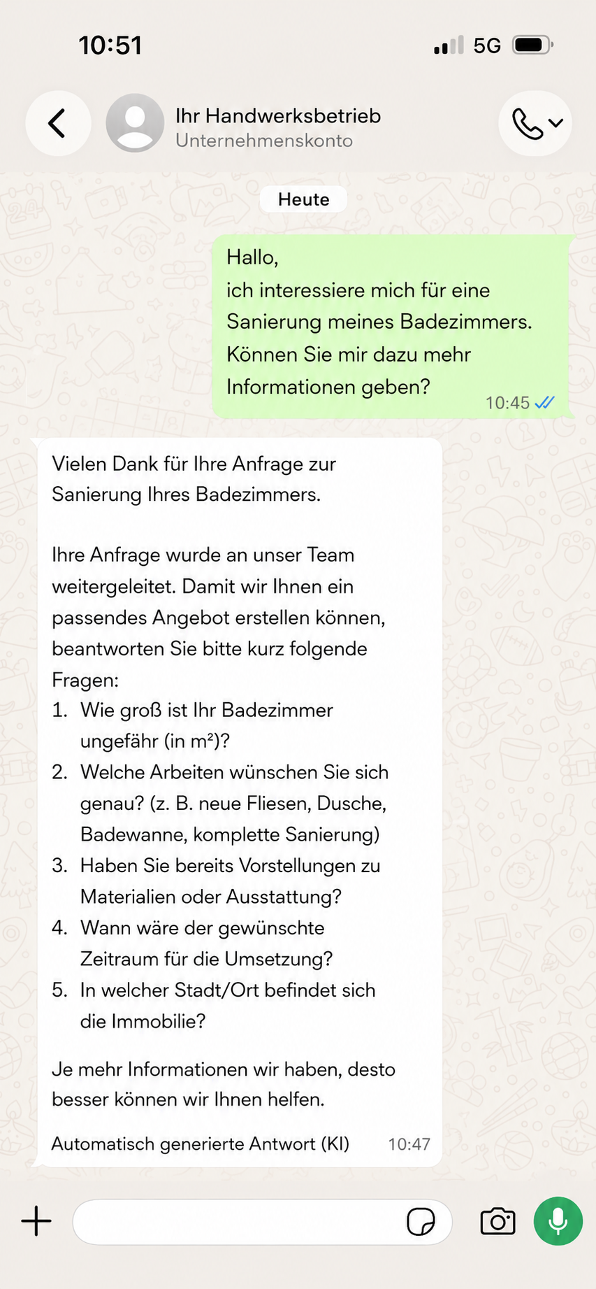 Echter WhatsApp-Verlauf: Kundenanfrage zur Badsanierung mit automatisch generierter Antwort der KI
